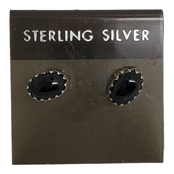 Vintage Southwest Style Oval Sawtooth Setting Onyx Stud Earrings - Picture 2 of 5